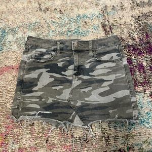 Express Camouflage Mini-Skirt